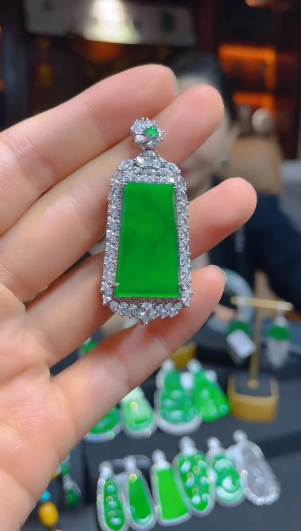 【闪购商品】翡翠颈饰银S925镶嵌112714天然A货翡翠无事牌