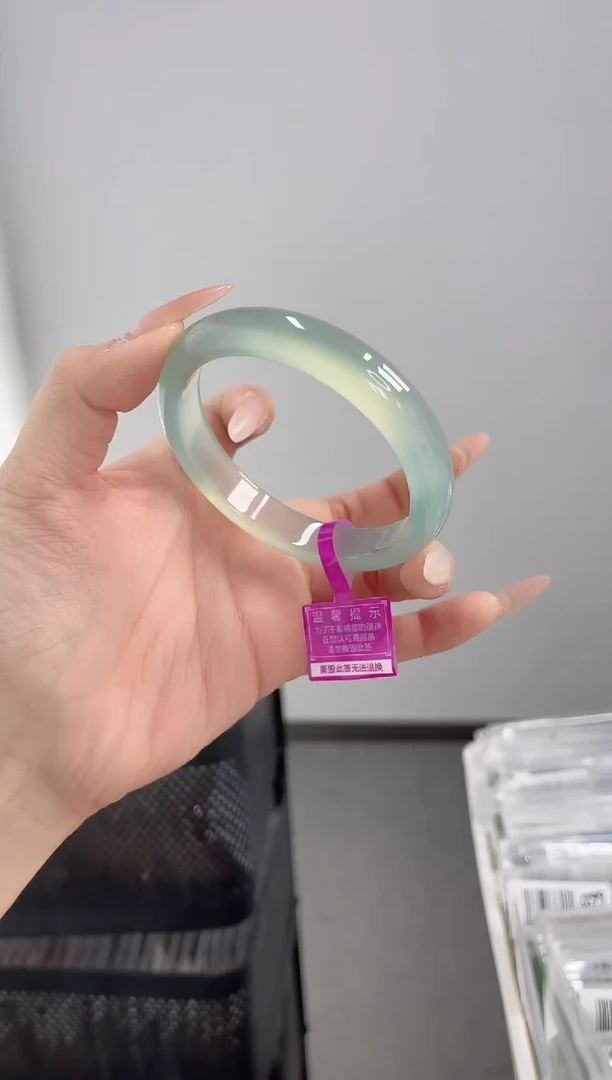 【闪购商品】玛瑙/玉髓手镯未镶嵌60-61圈