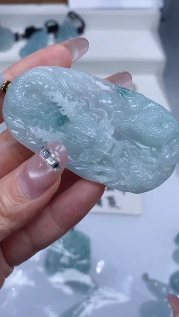 颈饰未镶嵌翡翠吊坠