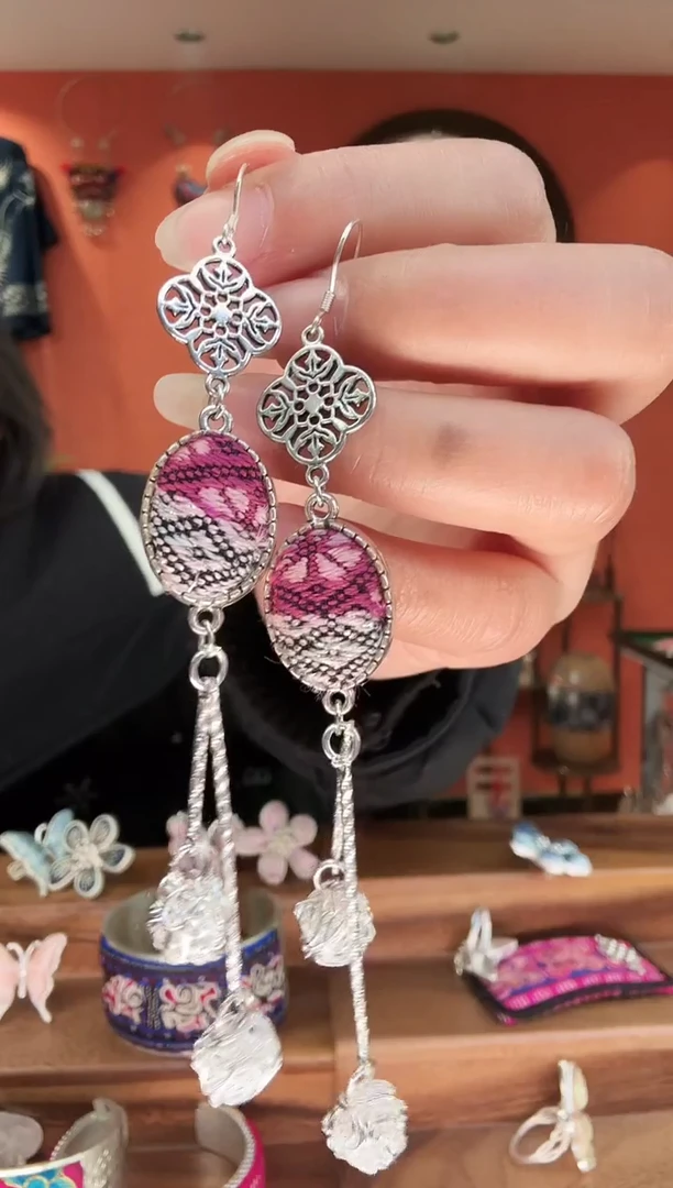 织绣手工苗绣刺绣首饰46