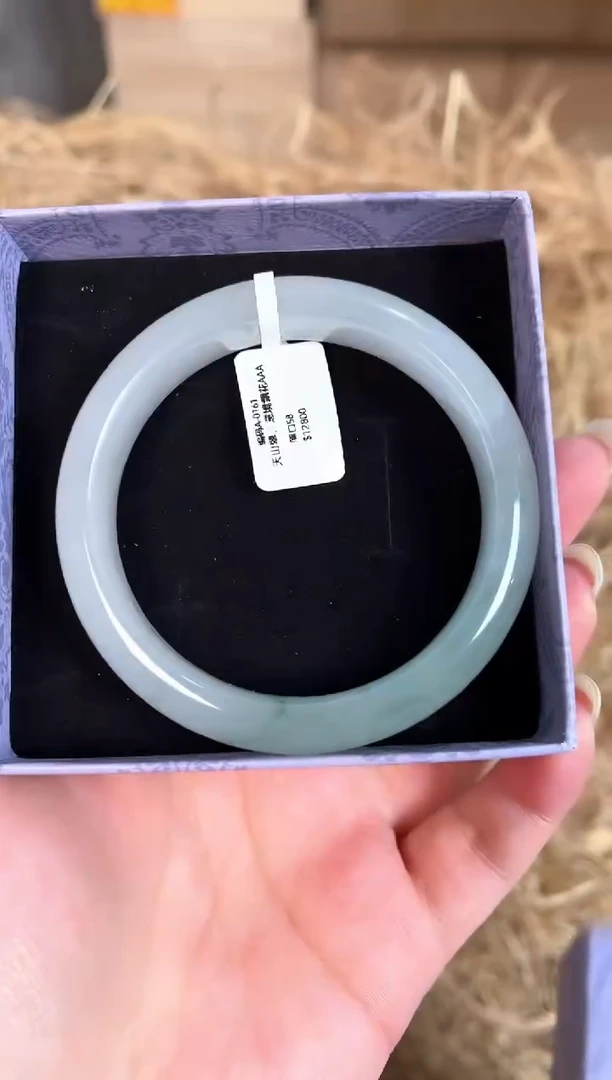 未镶嵌手镯石英质玉A-0161