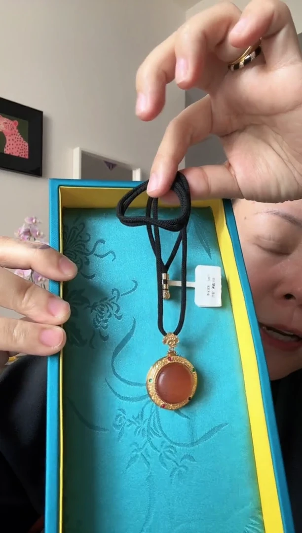 未镶嵌颈饰蜜蜡蜜蜡颈饰