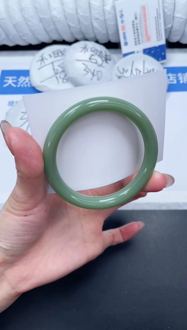未镶嵌手镯石英质玉75-56.5HSYT