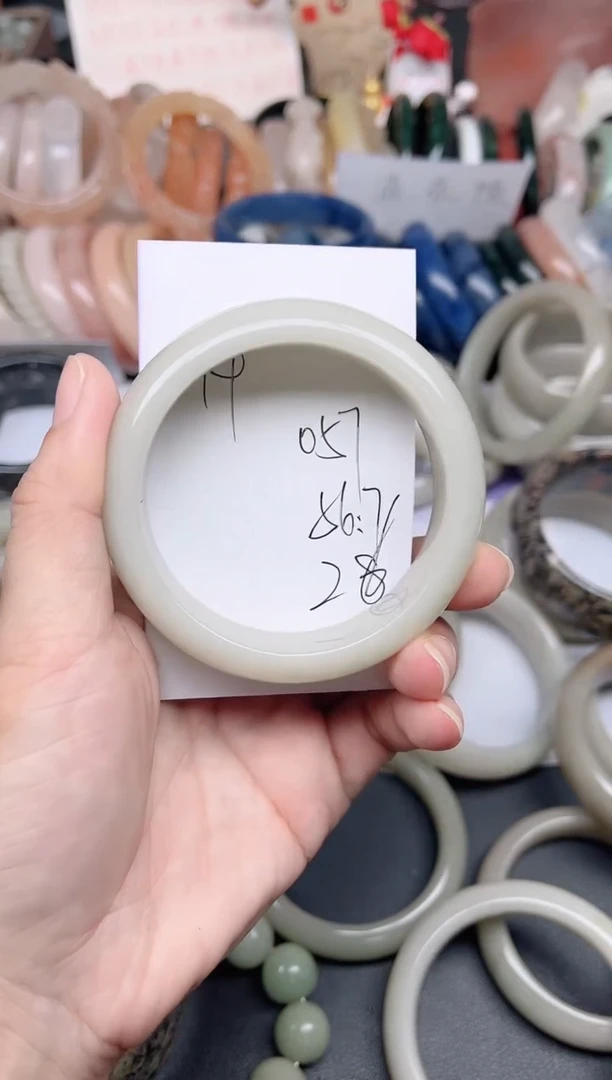 未镶嵌手镯石英质玉057