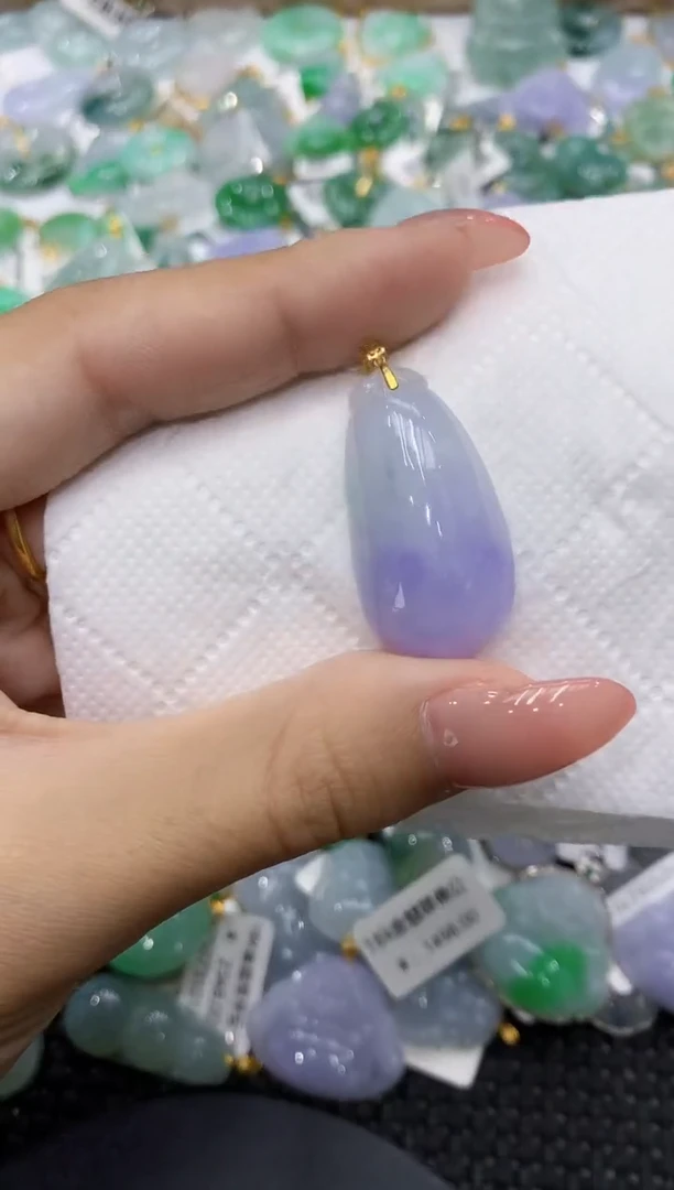 颈饰18K金镶嵌翡翠111111111111