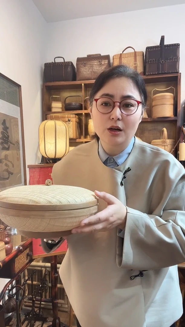 手工竹编带盖收纳筐