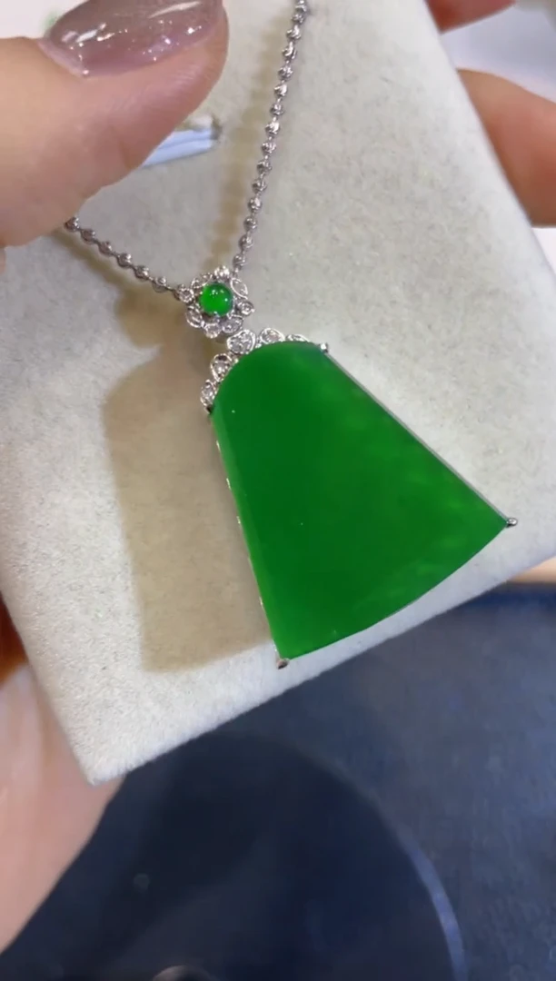 吊坠(不含链)18K金镶嵌翡翠团购8