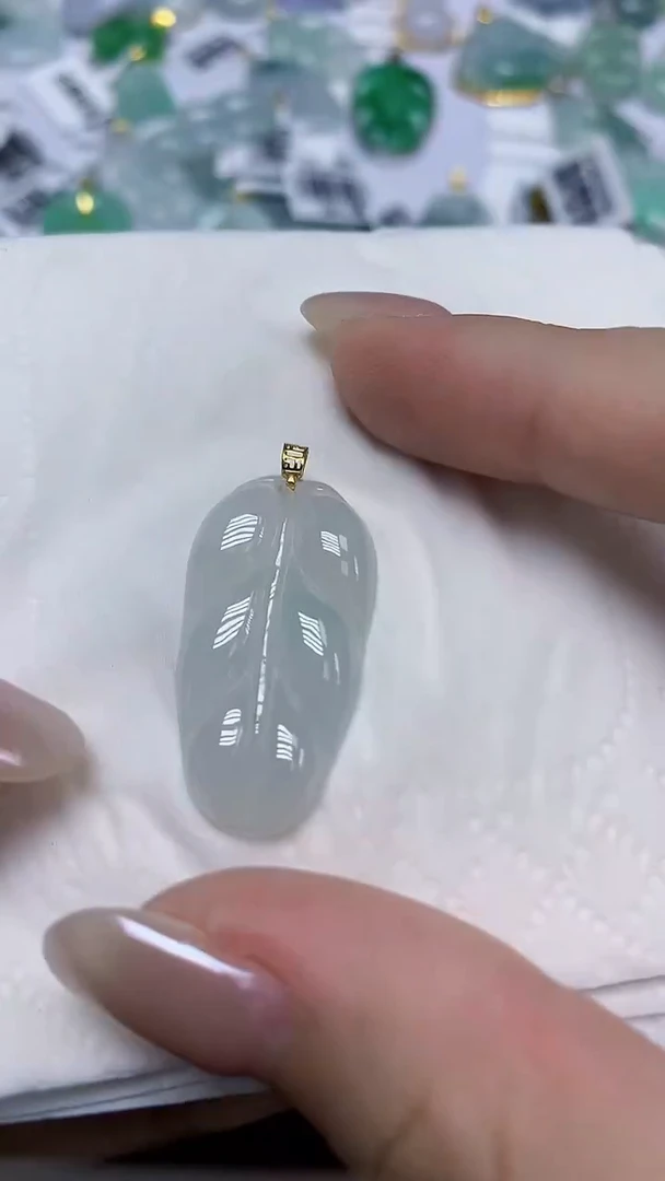翡翠18K金镶嵌颈饰天然缅甸翡翠A货