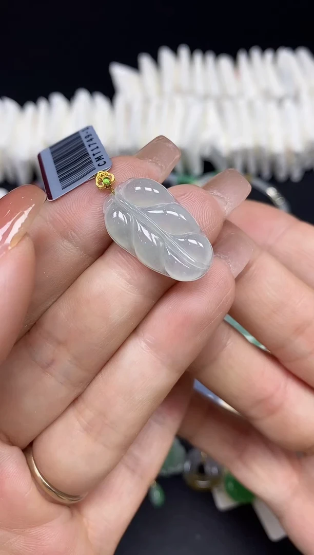 吊坠(不含链)18K金镶嵌翡翠叶子18K金扣镶嵌@@CMT1749-1