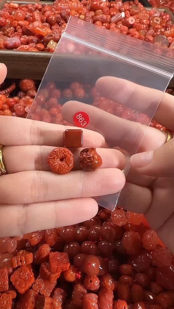 颈饰未镶嵌南红玛瑙1