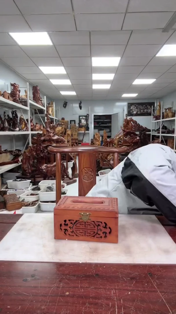 【闪购商品】花梨木类木雕工艺品88888888