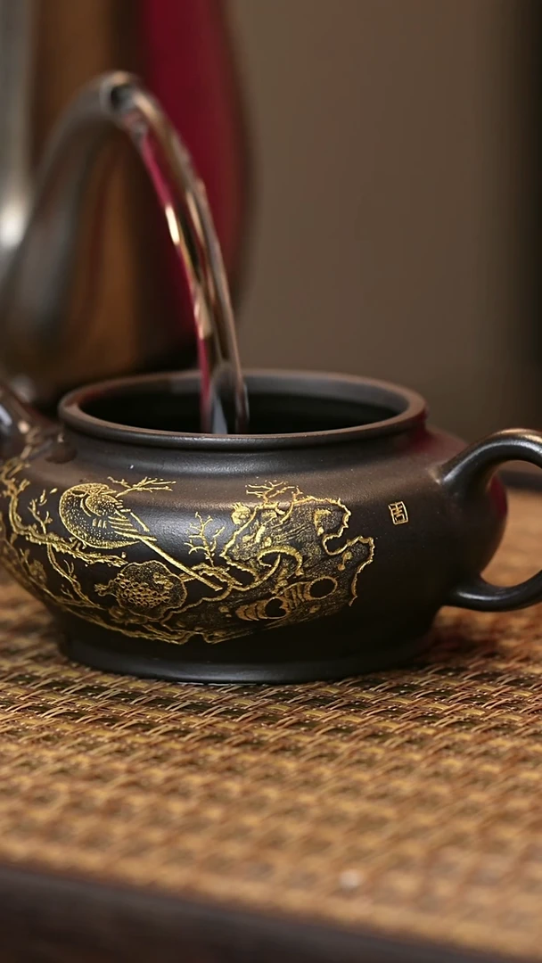 茶壶紫砂克拉玛依黑 虚扁