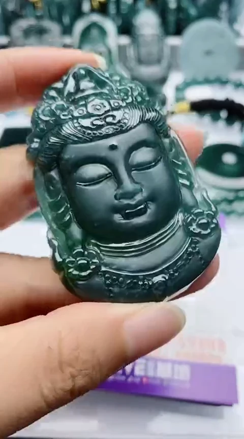 翡翠未镶嵌颈饰