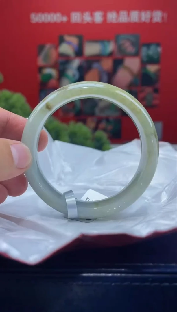 翡翠手镯未镶嵌手镯5