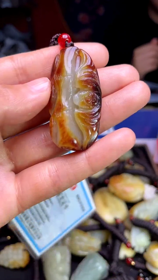 和田玉未镶嵌颈饰1