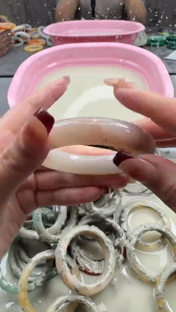 未镶嵌手镯石英质玉18