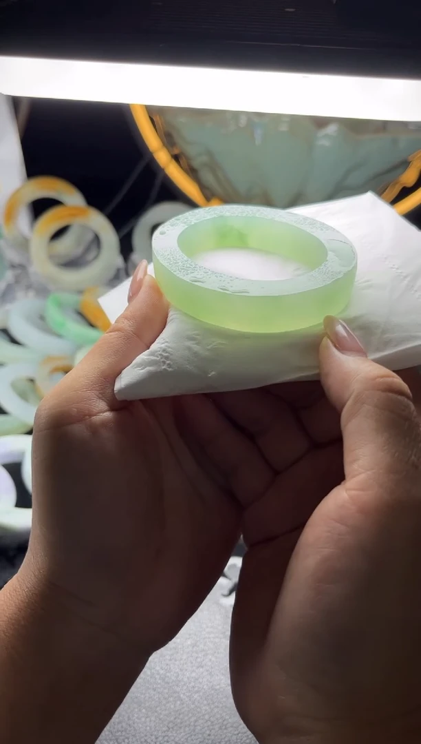 未镶嵌贵妃定制翡翠贵妃