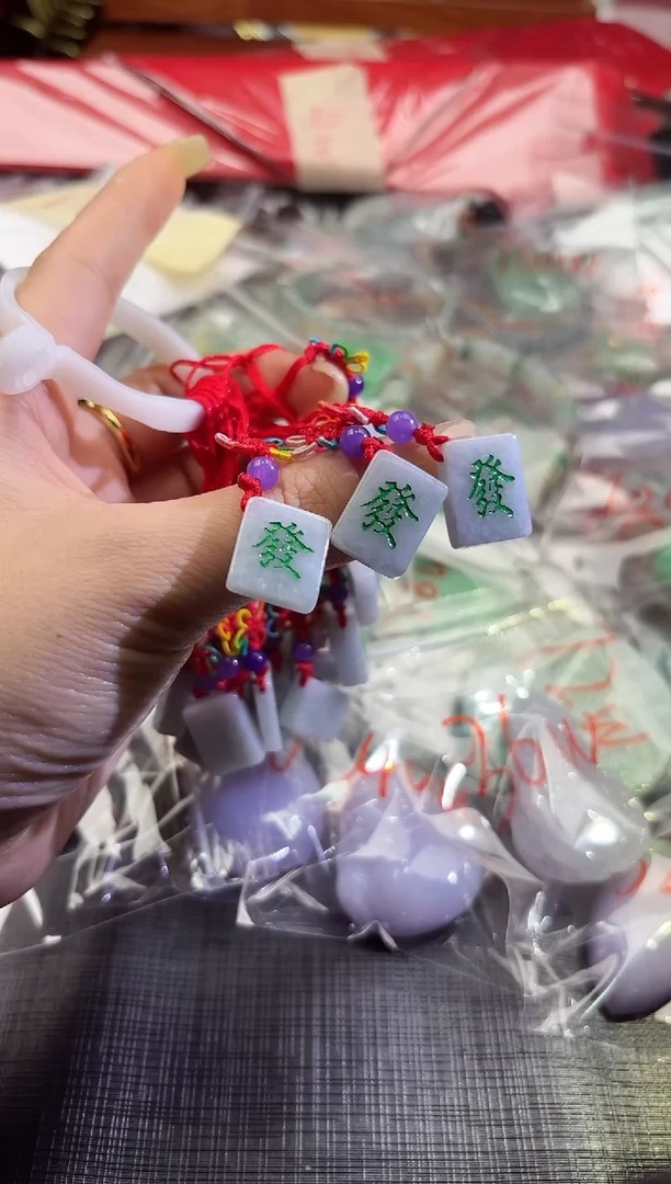 翡翠未镶嵌颈饰100712635  随机发仅一件