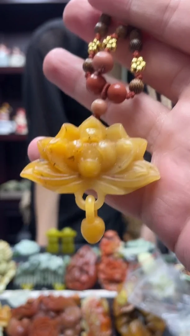 岫玉未镶嵌吊坠·