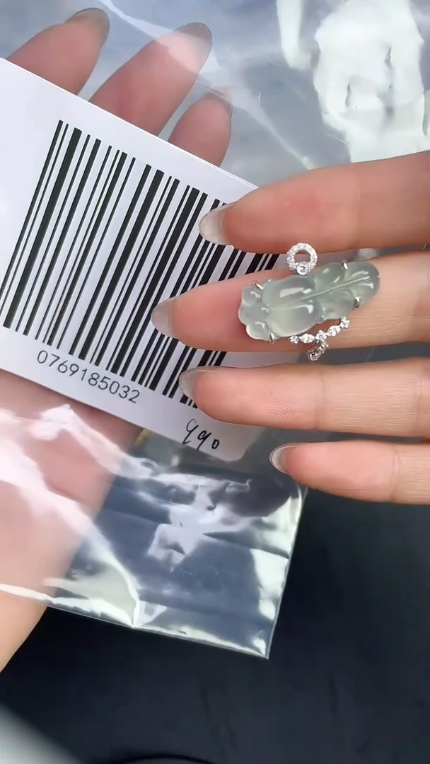 颈饰银S925镶嵌翡翠2025120601