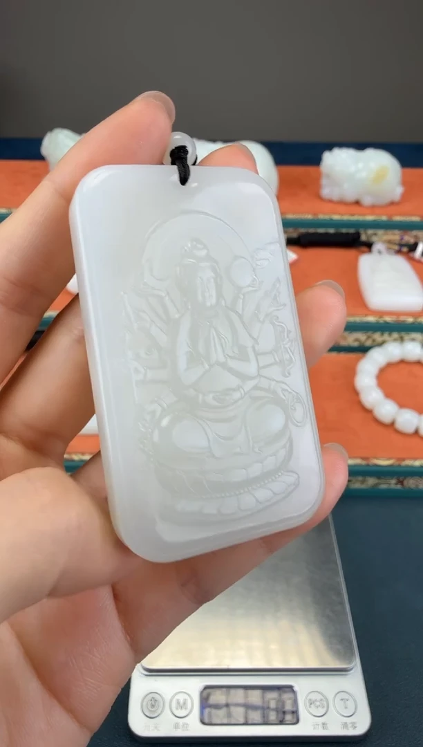 颈饰未镶嵌和田玉1