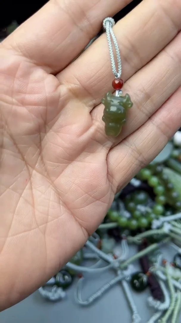 颈饰未镶嵌和田玉多样性发货   拍一发一