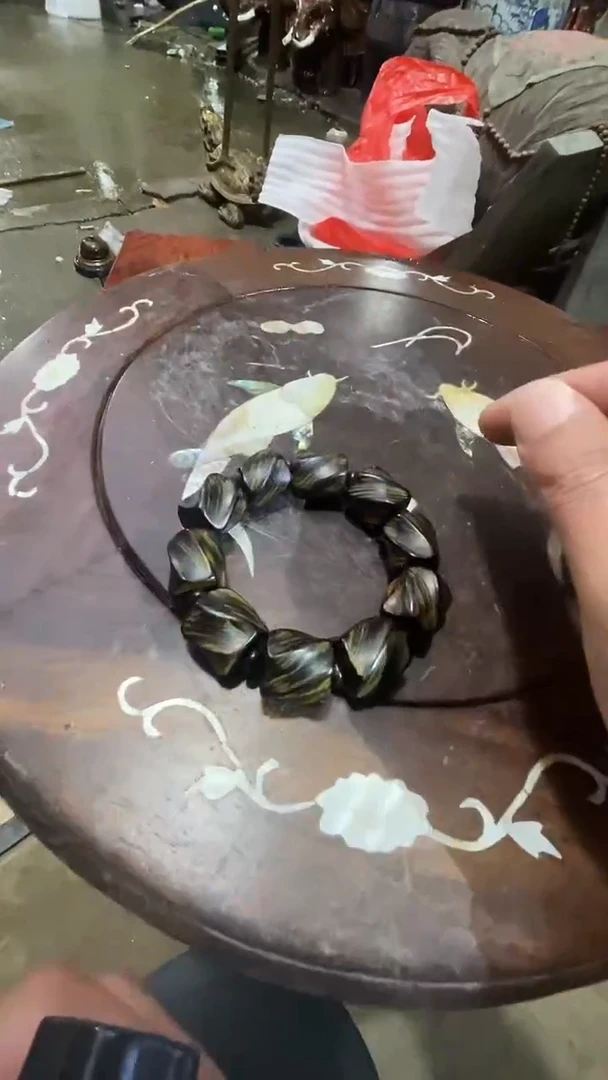 【闪购商品】木木雕新年快乐香木摆件