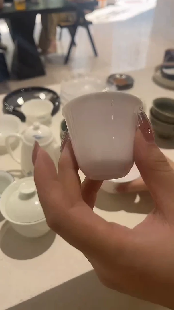 白瓷杯子哈哈哈哈