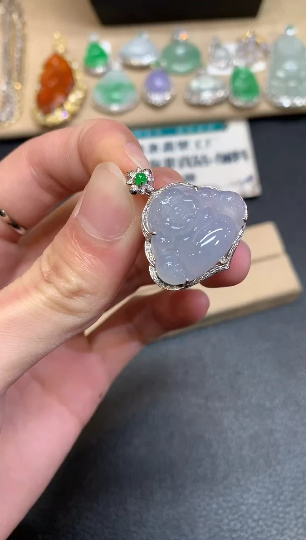 【闪购商品】翡翠颈饰18K金镶嵌佛公【无服务费】