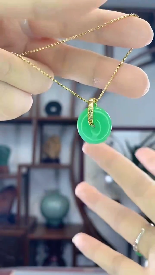 翡翠未镶嵌吊坠(赠链)X20平安扣