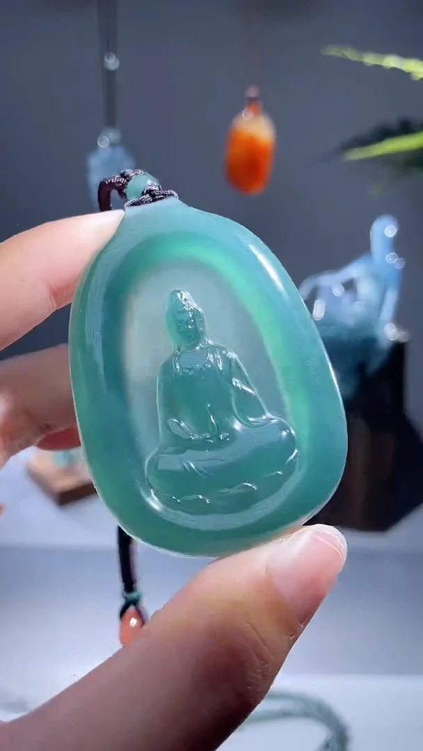 颈饰未镶嵌翡翠观音