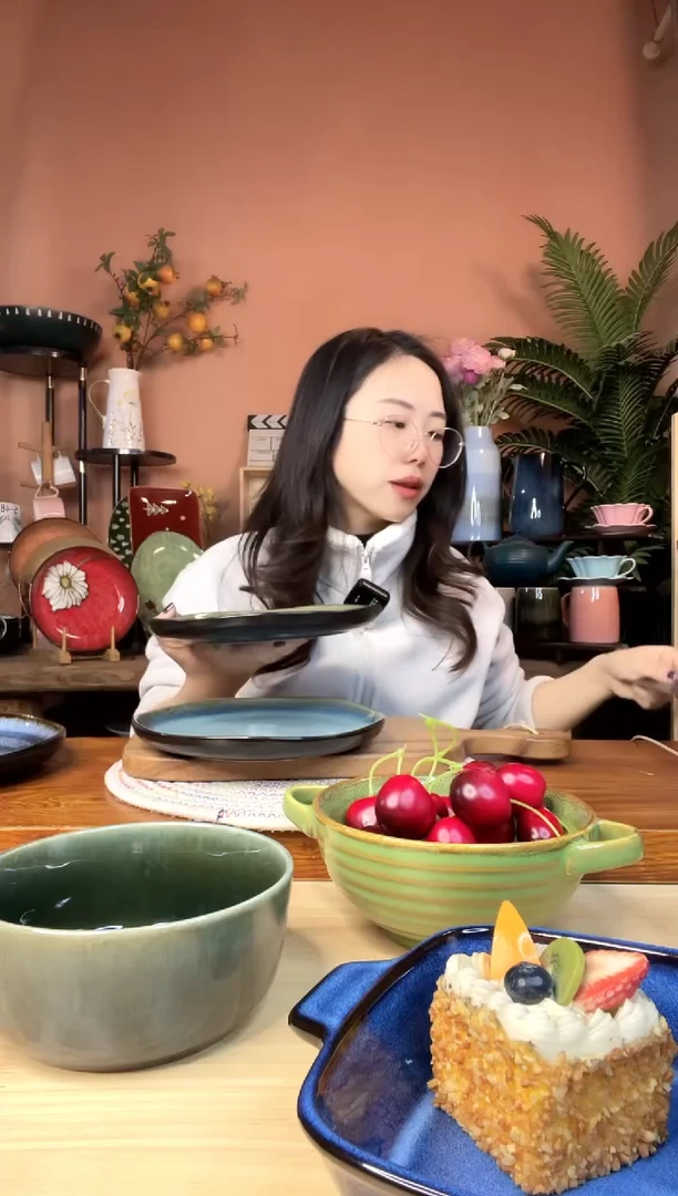 陶瓷8英寸异形蓝色小盘  2件 微瑕