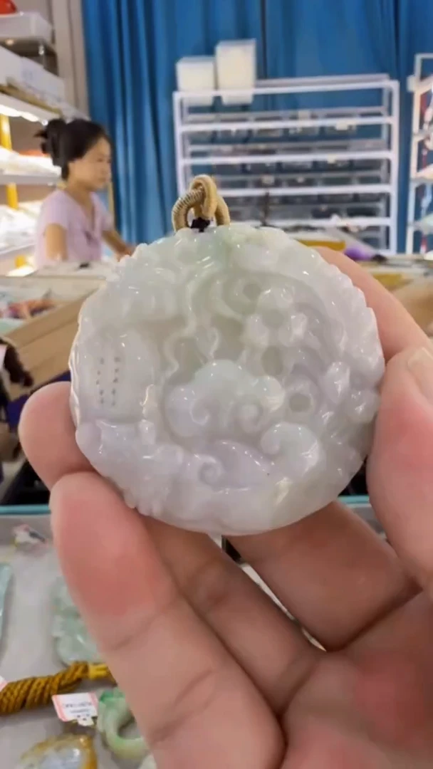 翡翠未镶嵌吊坠(不含链)25