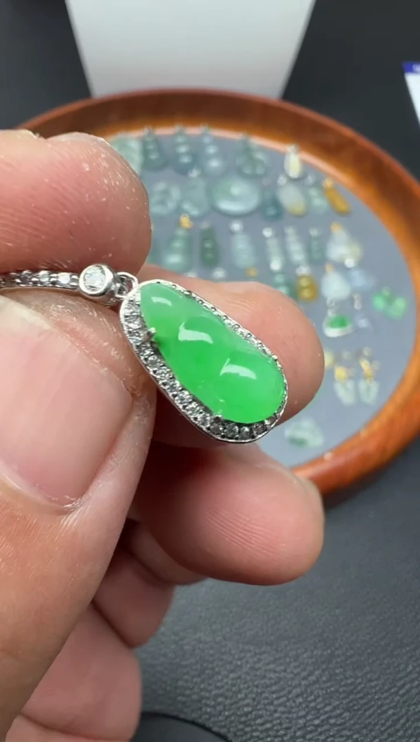 颈饰银S925镶嵌翡翠（48号）纯天然A货缅甸翡翠 豆子锁骨吊坠