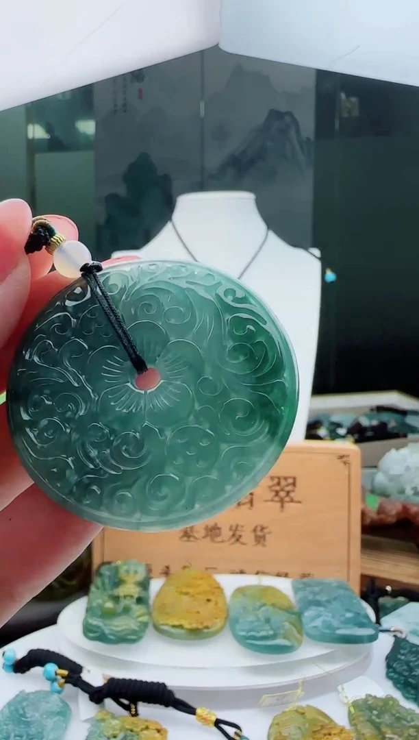 【闪购商品】翡翠颈饰未镶嵌多样性随机一件发货