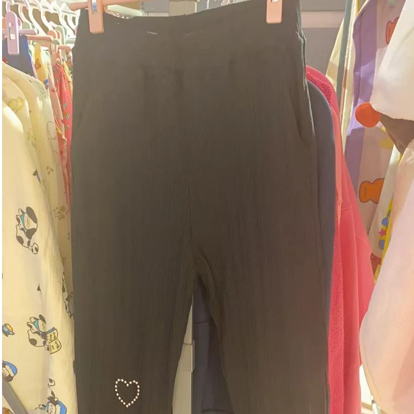 泡菜黑色钉珠装饰休闲裤