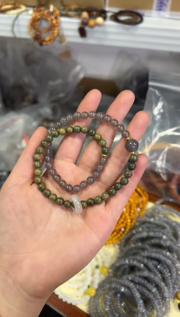 【闪购商品】维腊木（绿檀）手串未镶嵌绿檀木玛瑙跑环款双圈[052]