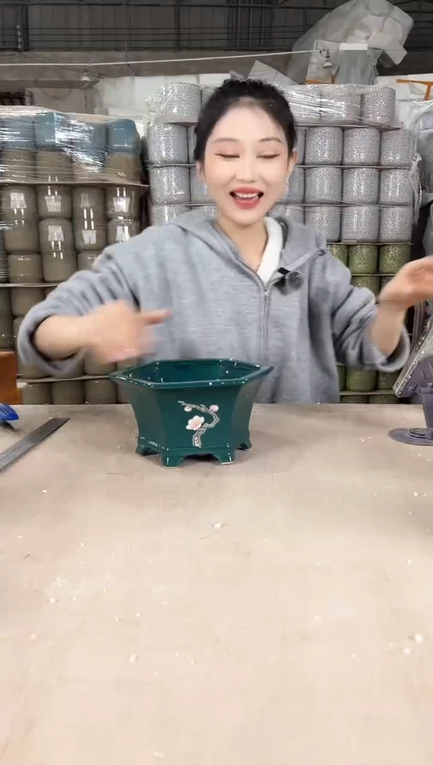 【闪购商品】陶瓷矮款六角墨绿勾花大号22x11