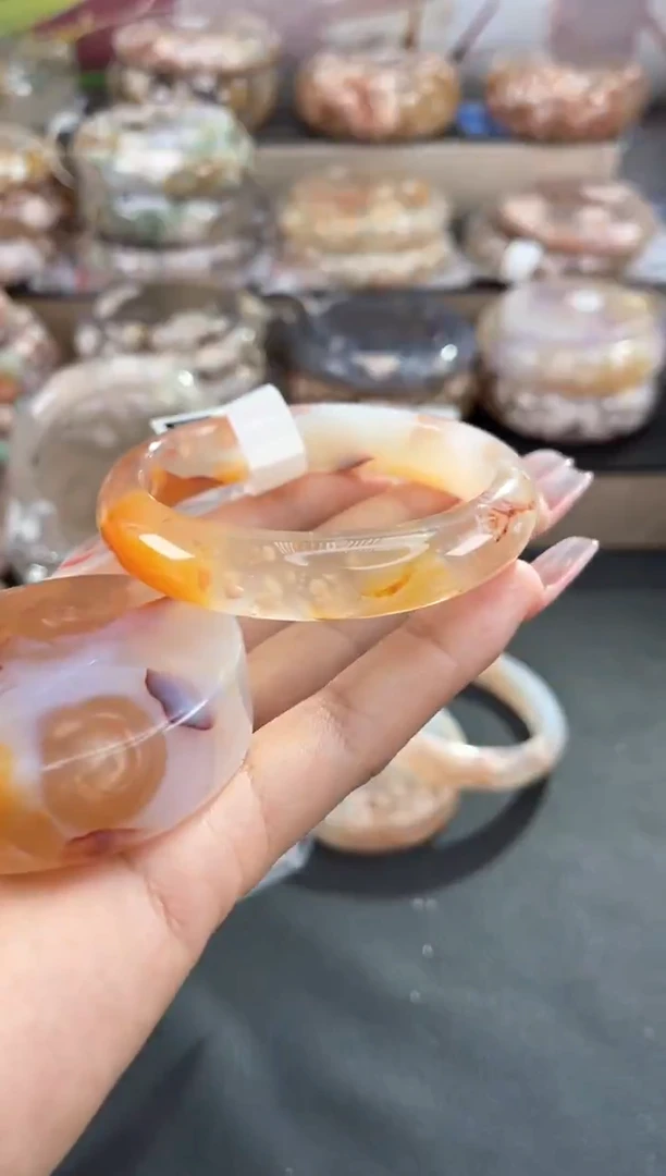 未镶嵌手镯石英质玉53