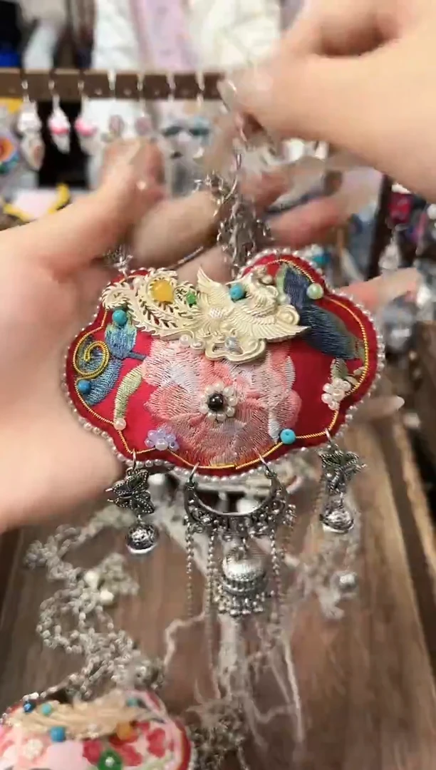 织绣?****˗民族风非遗老绣苗银饰品703