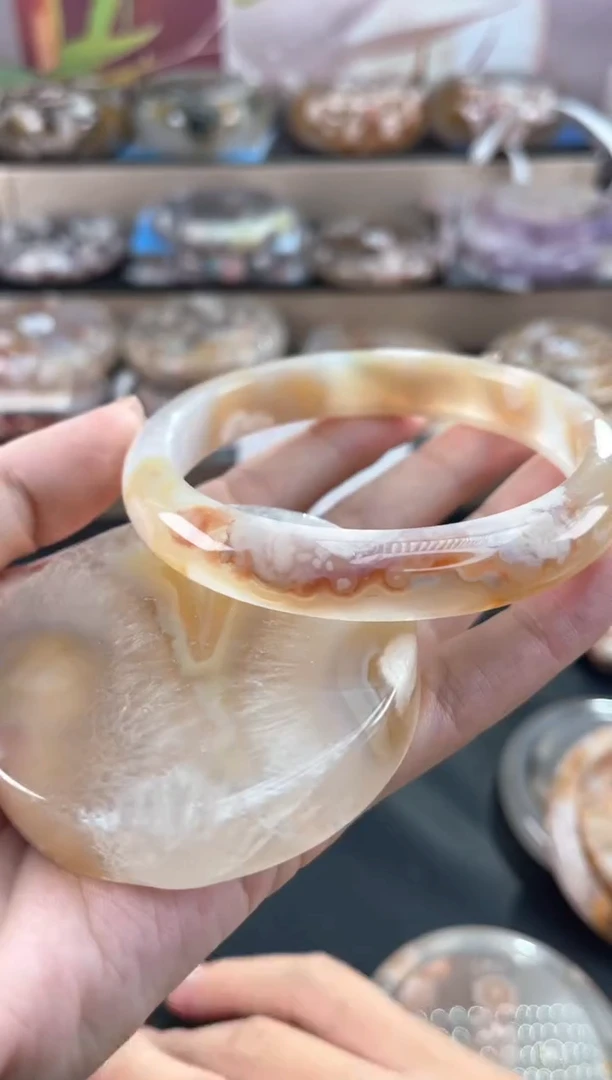 未镶嵌手镯石英质玉64