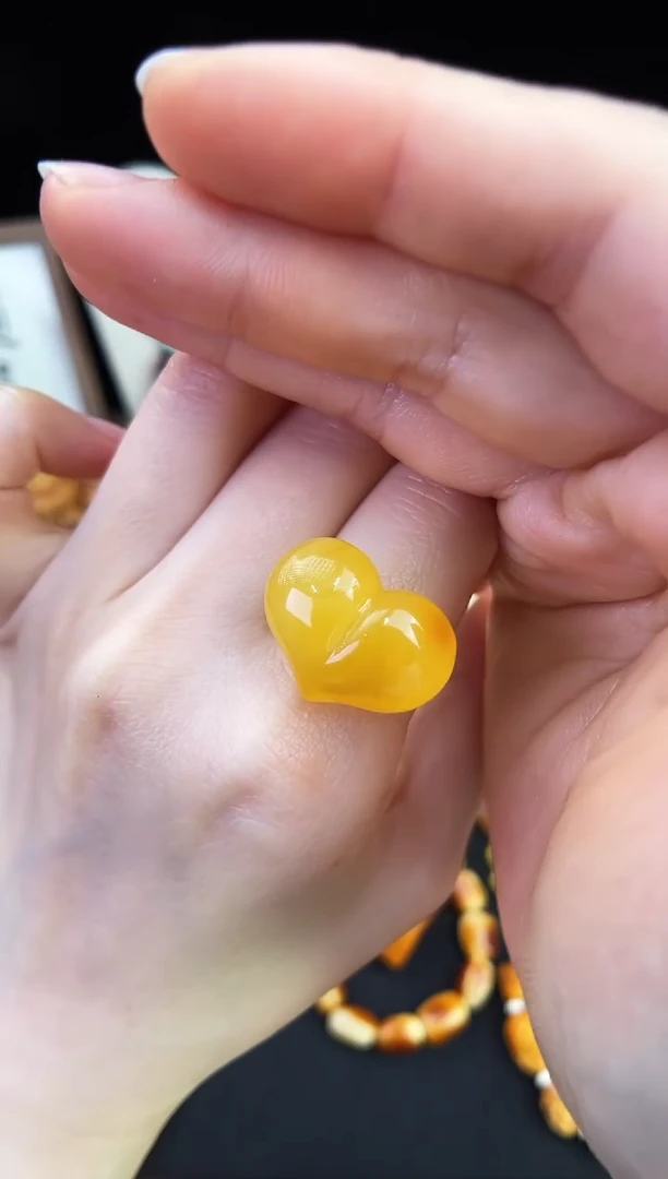 琥珀未镶嵌珠宝奇石柒月