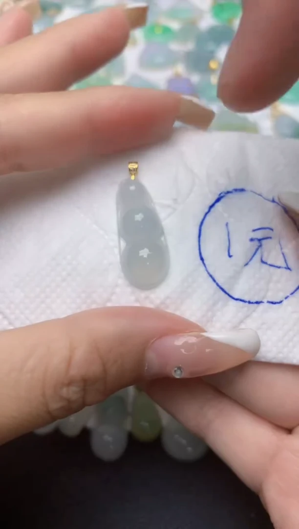 翡翠18K金镶嵌颈饰天然缅甸A货翡翠