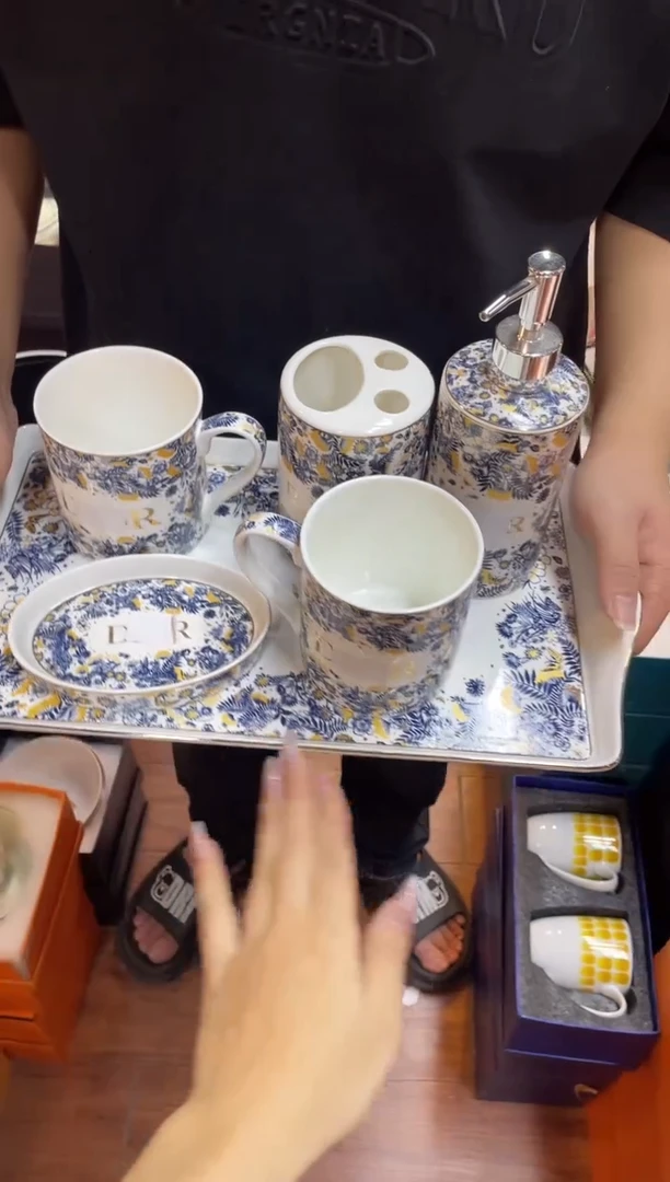 杯鸿辉家品牌瓷器，京东包邮！