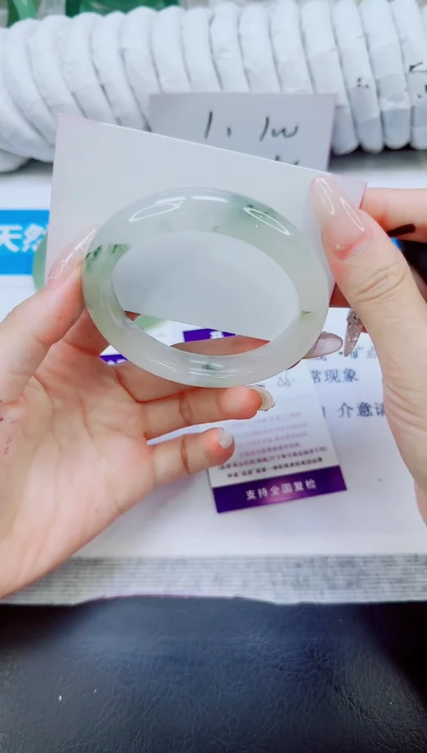 未镶嵌手镯石英质玉74/56