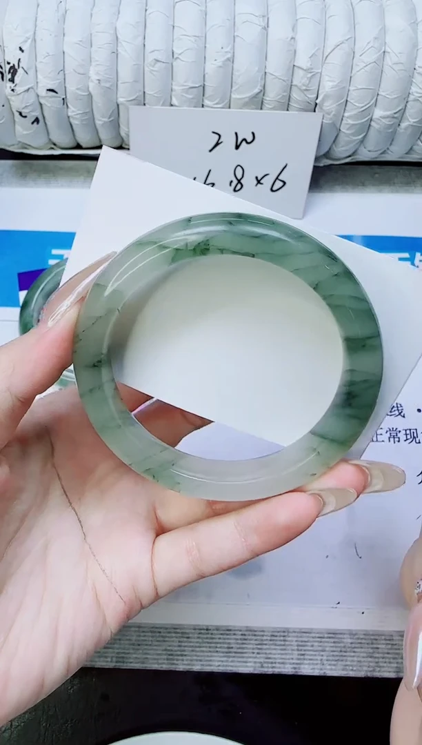 未镶嵌手镯石英质玉144/56.2