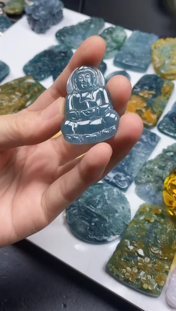 定制翡翠未镶嵌观音