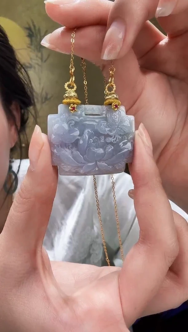 颈饰未镶嵌翡翠吊坠