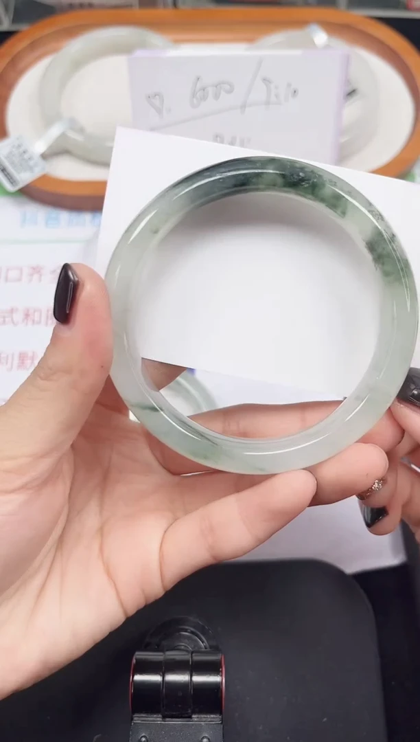 未镶嵌手镯石英质玉131-58/59