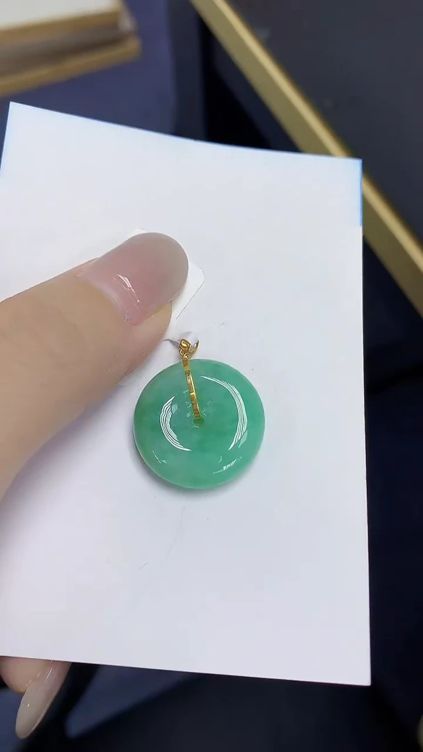 翡翠18K金镶嵌颈饰天然缅甸翡翠A货